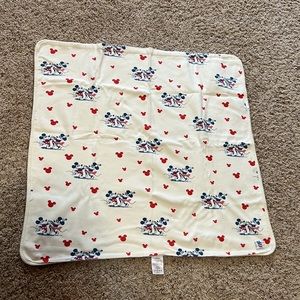 LIKE NEW Condition limited edition Disney super soft baby blanket 30” x 36”